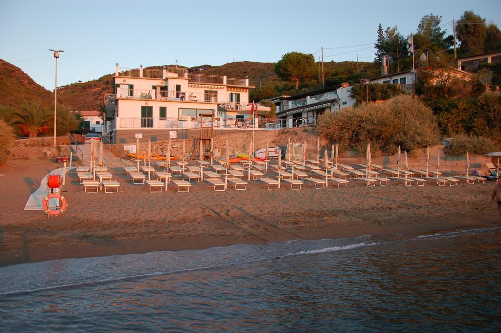 Hotel Villa Miramare Capoliveri  Exterior foto